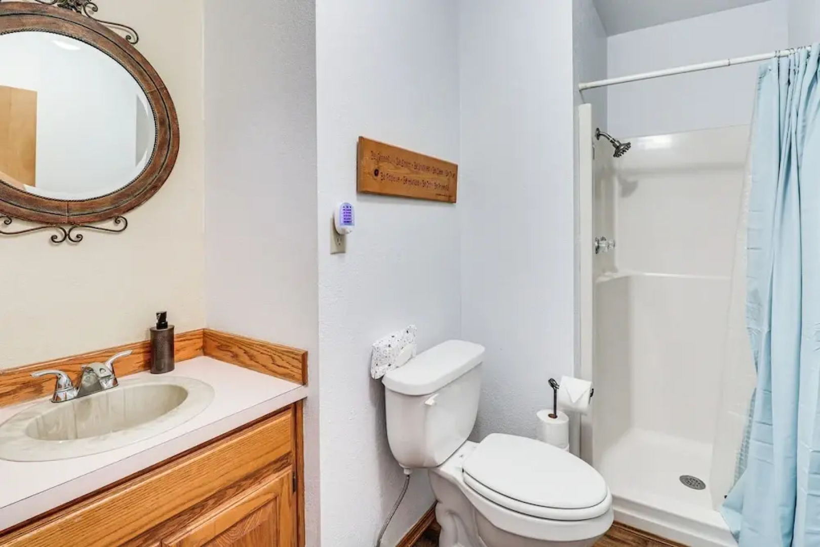 3 Mi to Downtown Roswell: Home w/ Patio + Yard