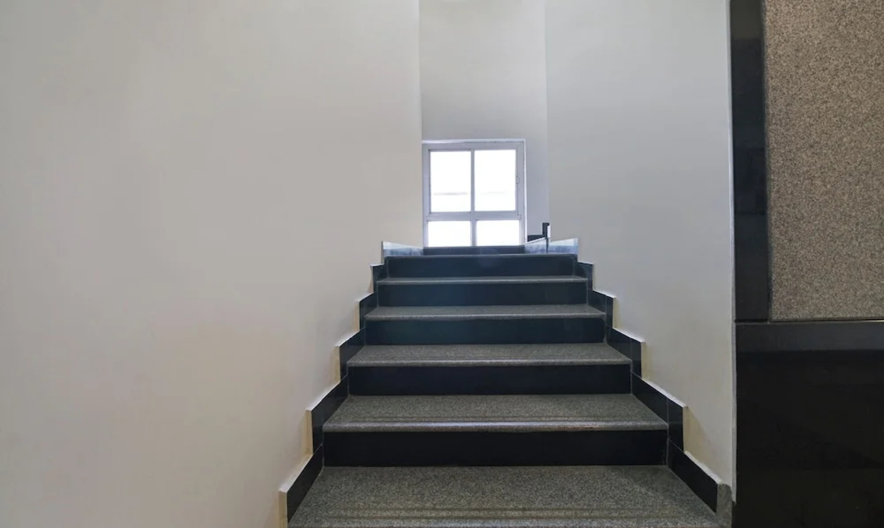 Itsy Hotels N Square