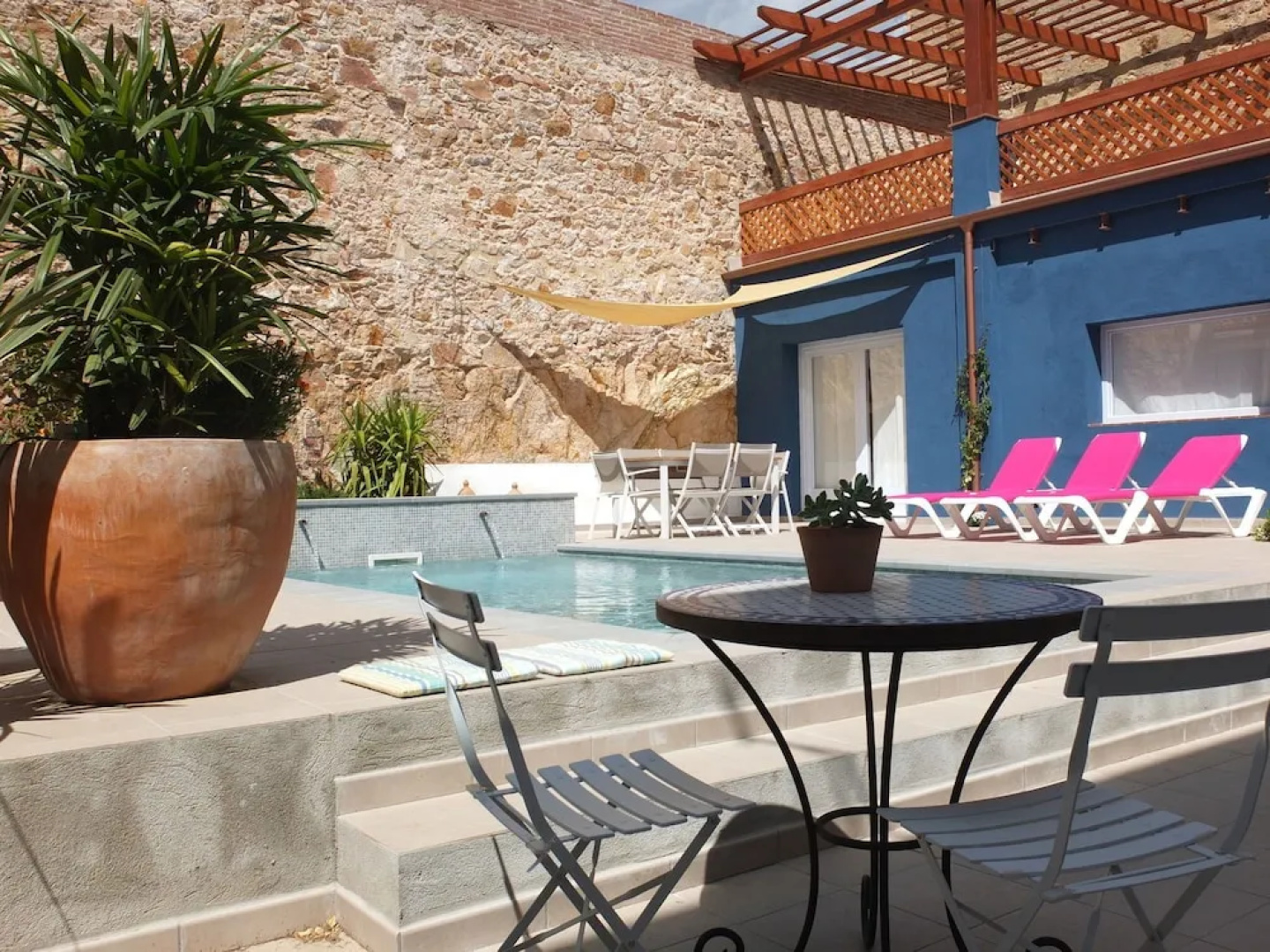 Beautiful, Authentic House With Large Patio and Swimming Pool, Near the Beach