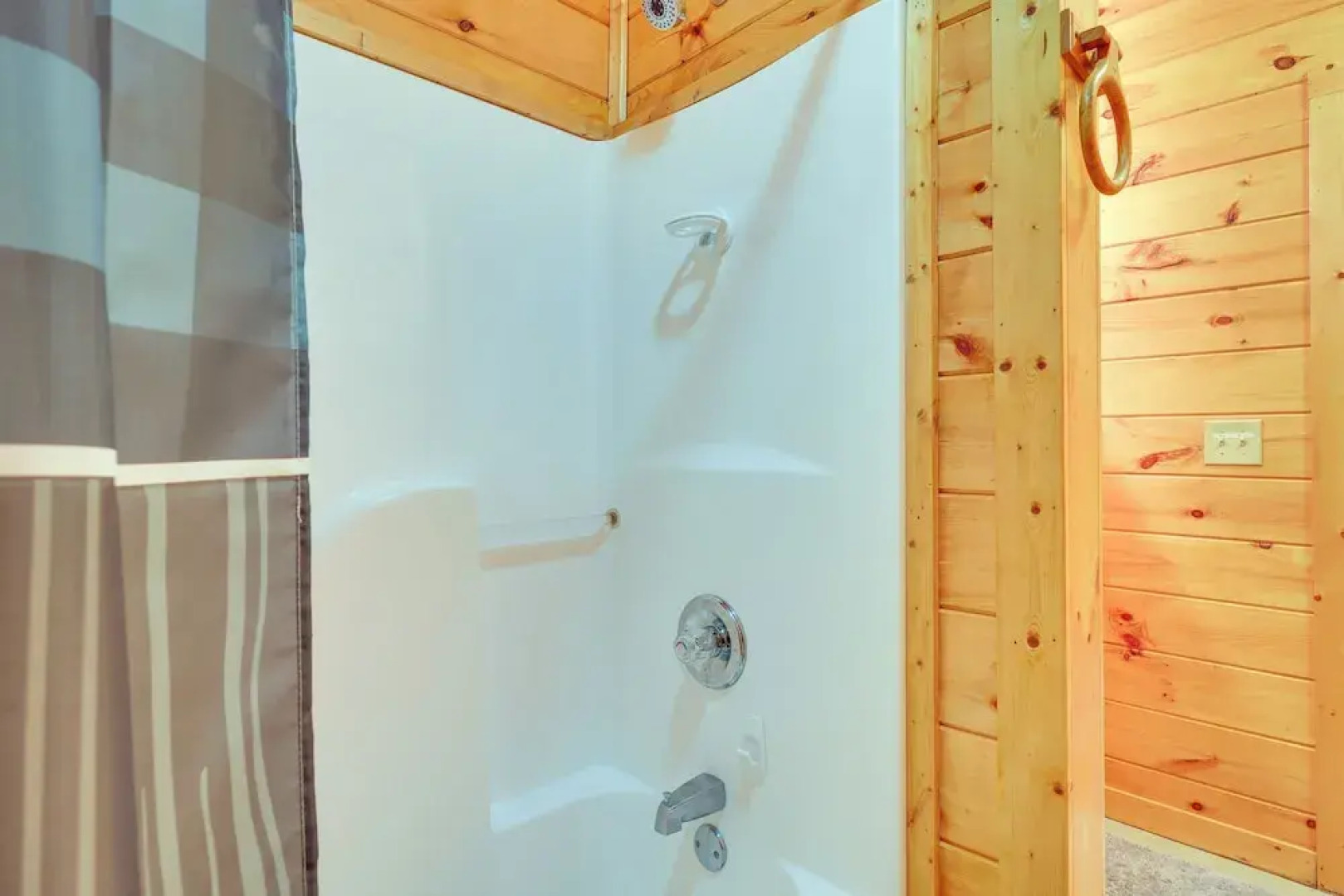 Hot Tub & Game Room: Blue Ridge Getaway