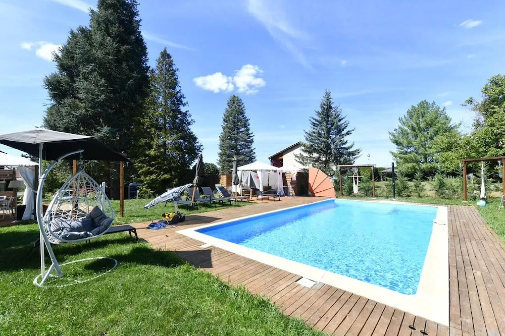 Apartment With 2 Bedrooms in Cormatin, With Wonderful City View, Shared Pool, Enclosed Garden