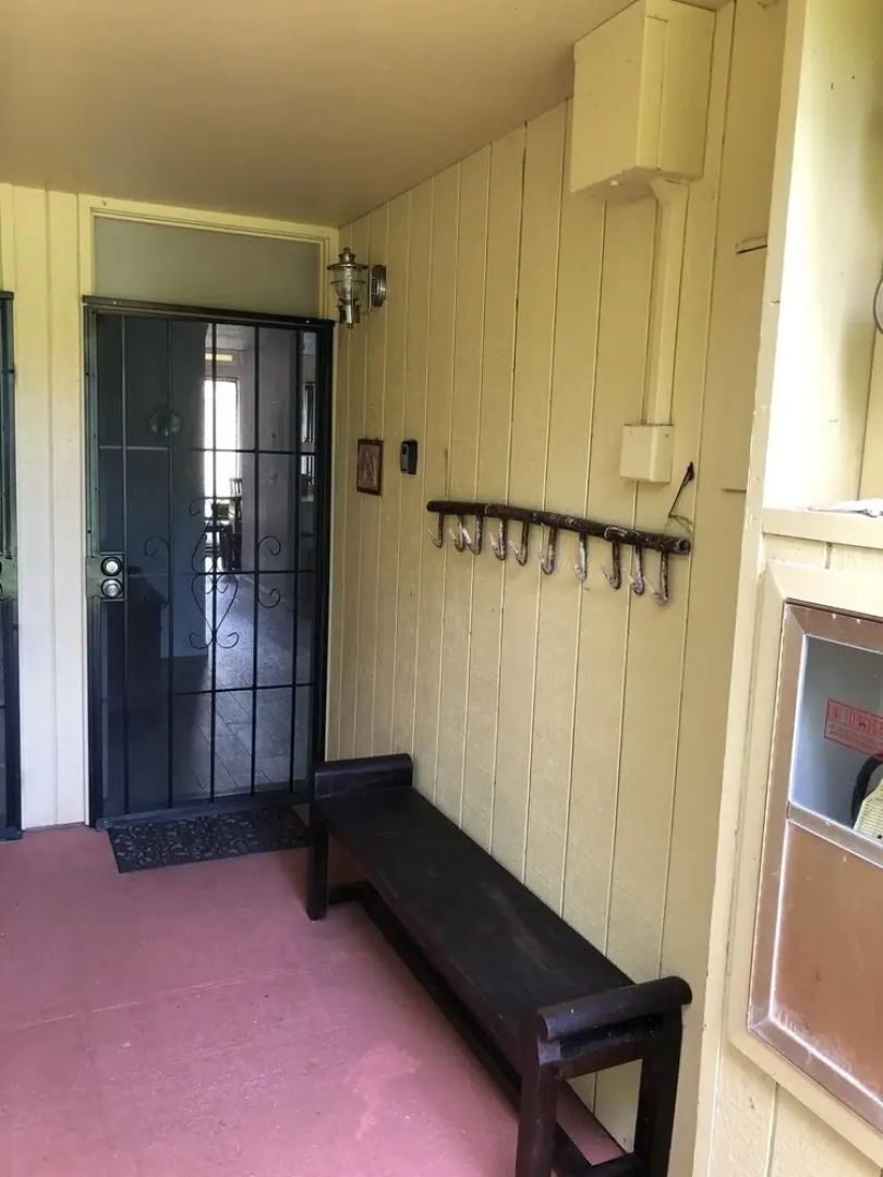 Rare 2 Bedroom + Loft Townhouse on the North Shore