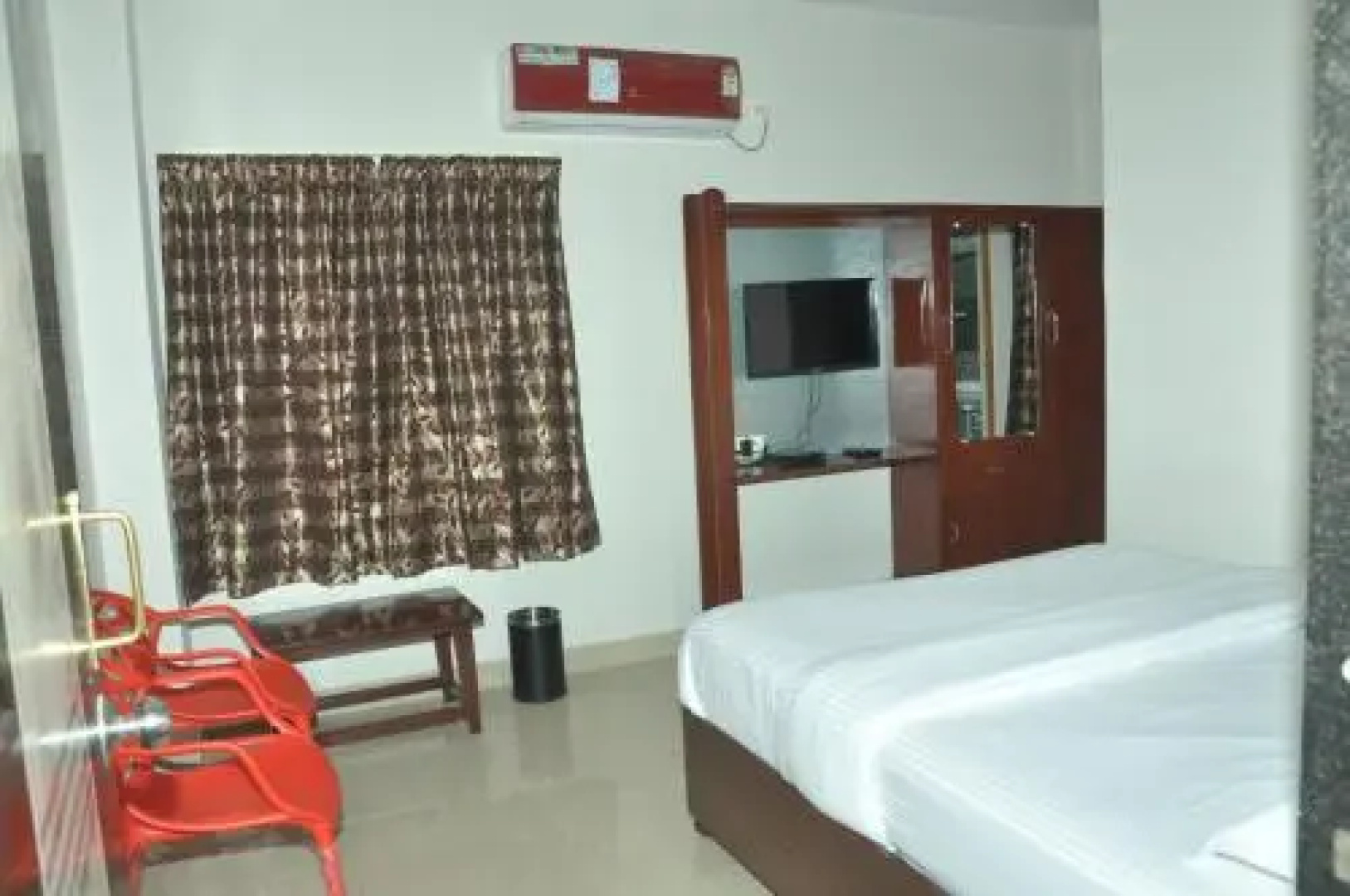 Laven Hotels