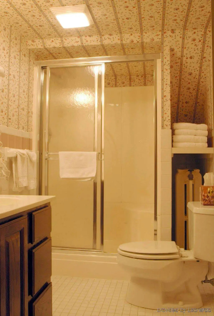 The Roger Sherman Inn