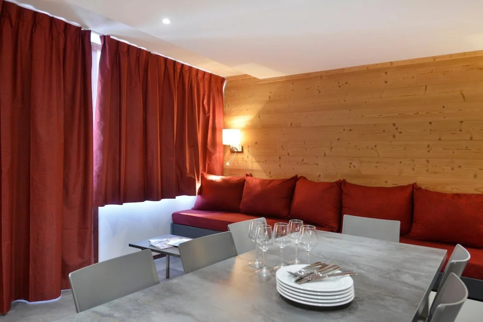 Residence Saintjacques Three-roomed Apartment for 7 People of 51 m2 S812