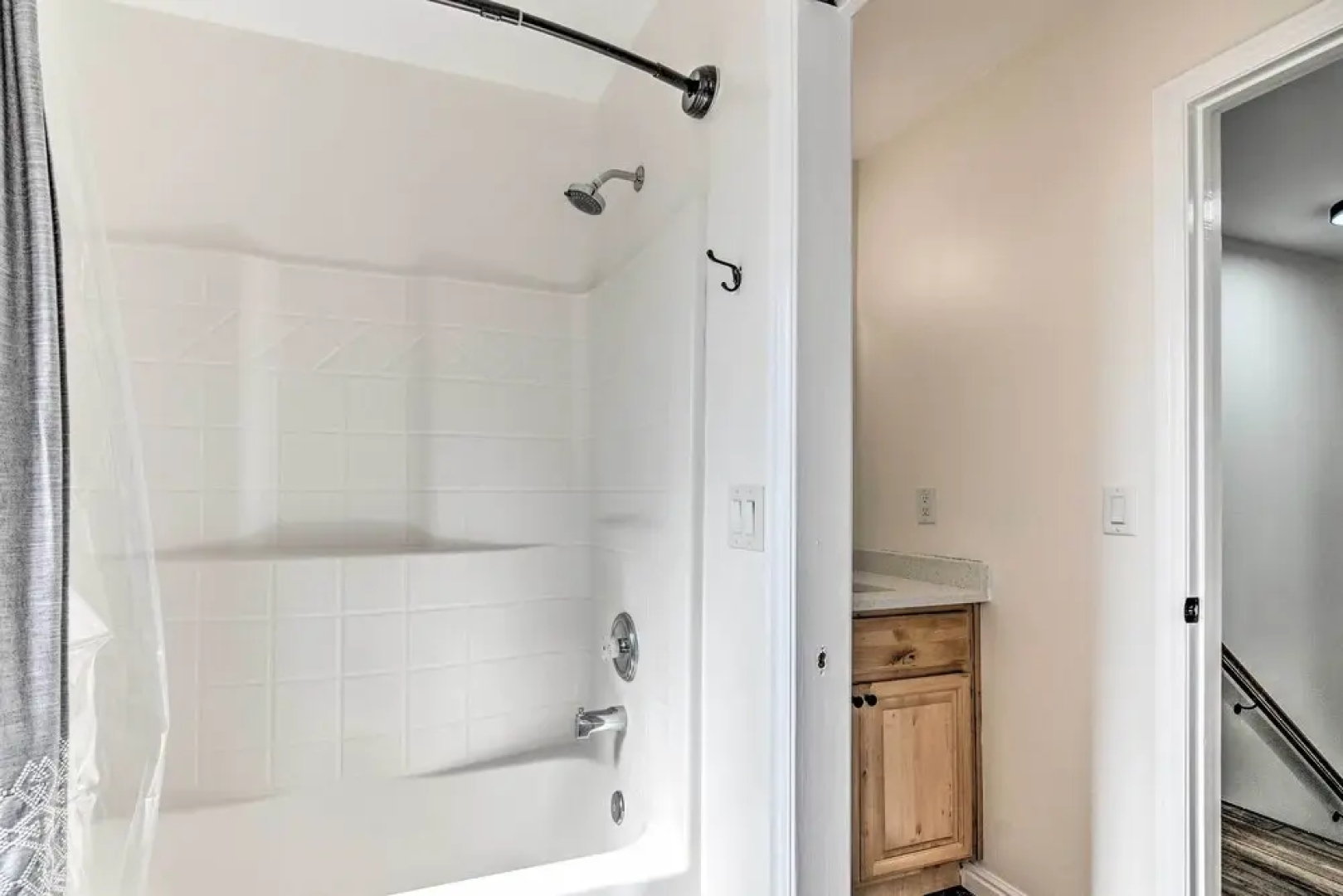 Updated Townhome w/ Patio & Red Rock Views!