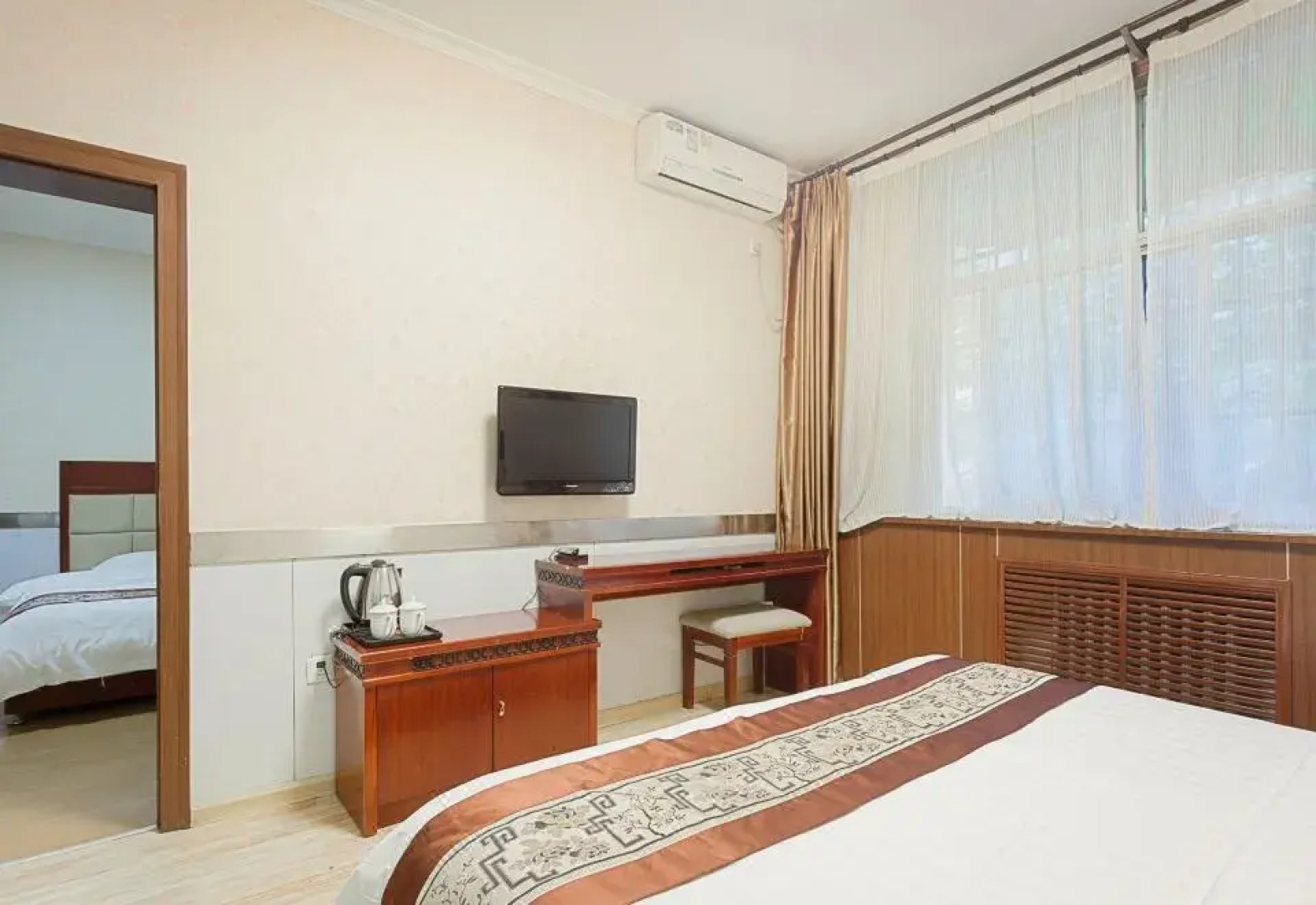 XinYuHaoHotel（formerlyOrientalPearlHotel）