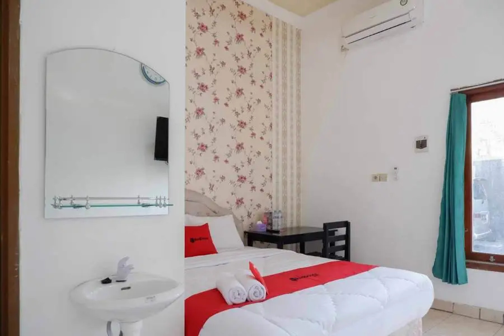 RedDoorz near RSUD Nganjuk