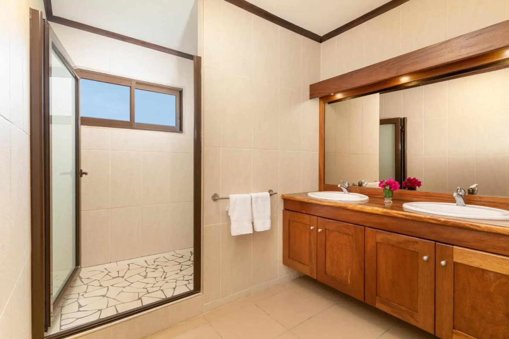 Magnificent 5 Br Villa with pool: amazing views