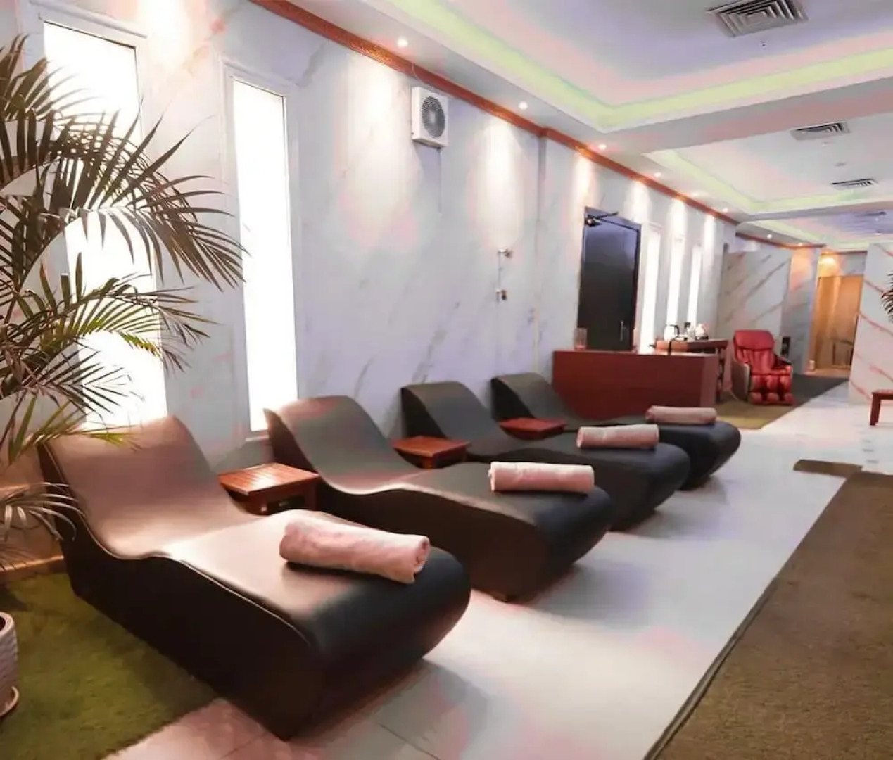 Byoot Bay Hotel & Resort