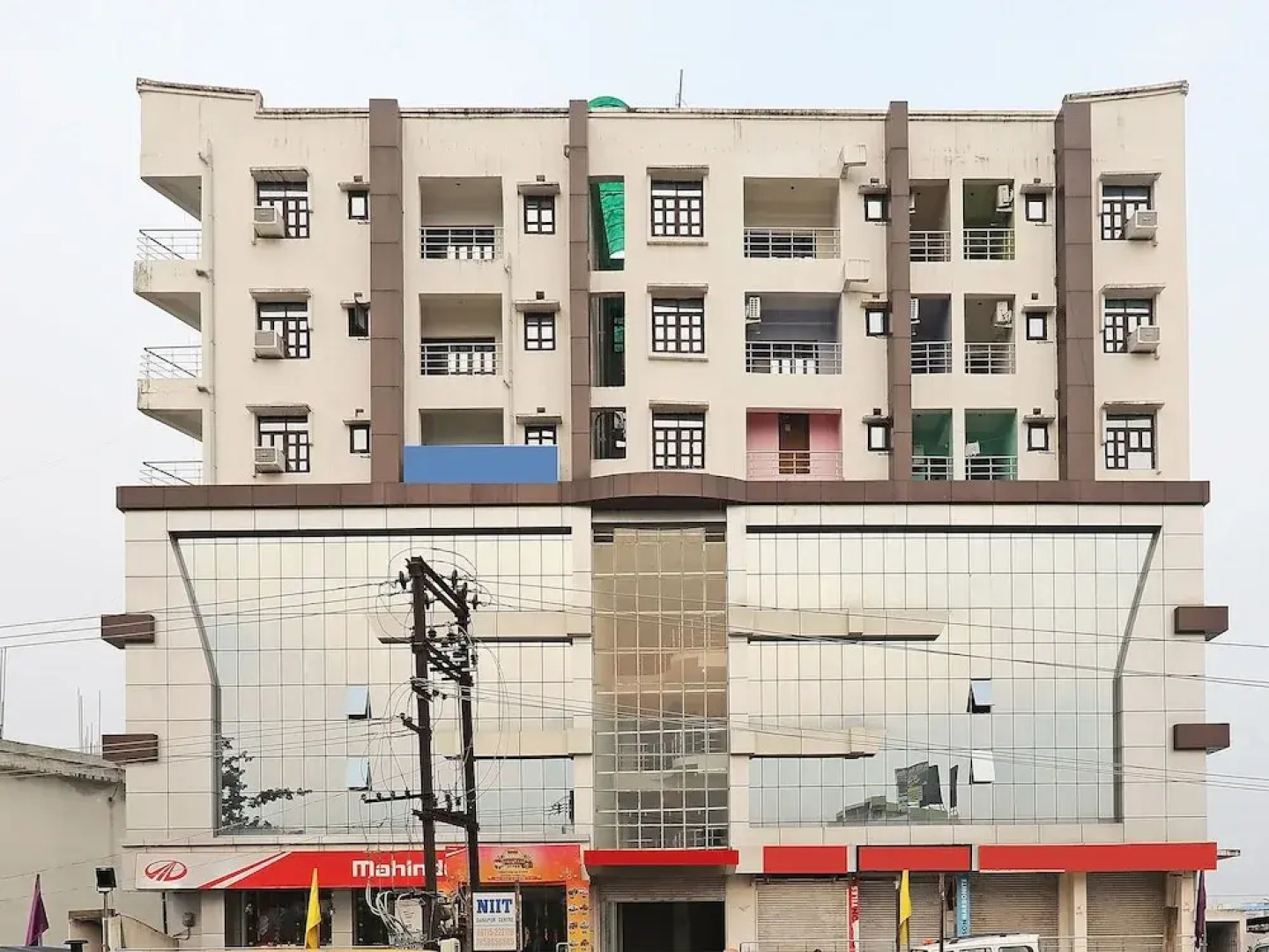 OYO 9675 Hotel Galaxy