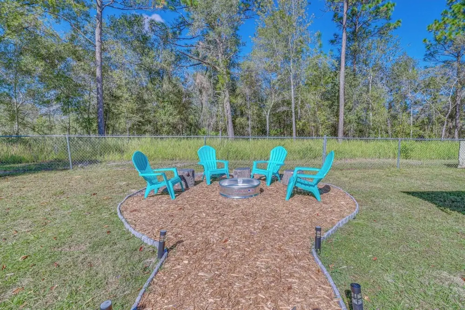 Citrus Springs Retreat w/ Grill & Screened Porch!