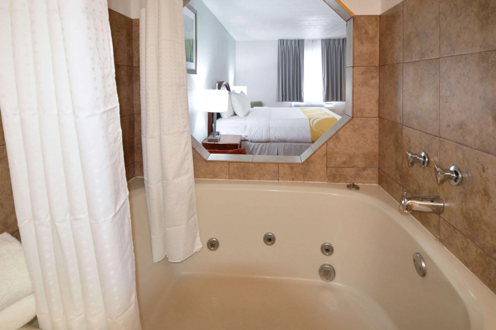 Quality Inn Alexis Rd