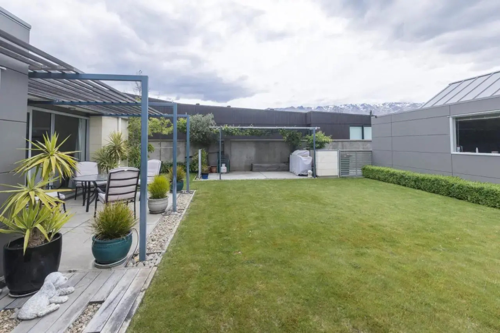 The Lakehouse - Cromwell Holiday Home