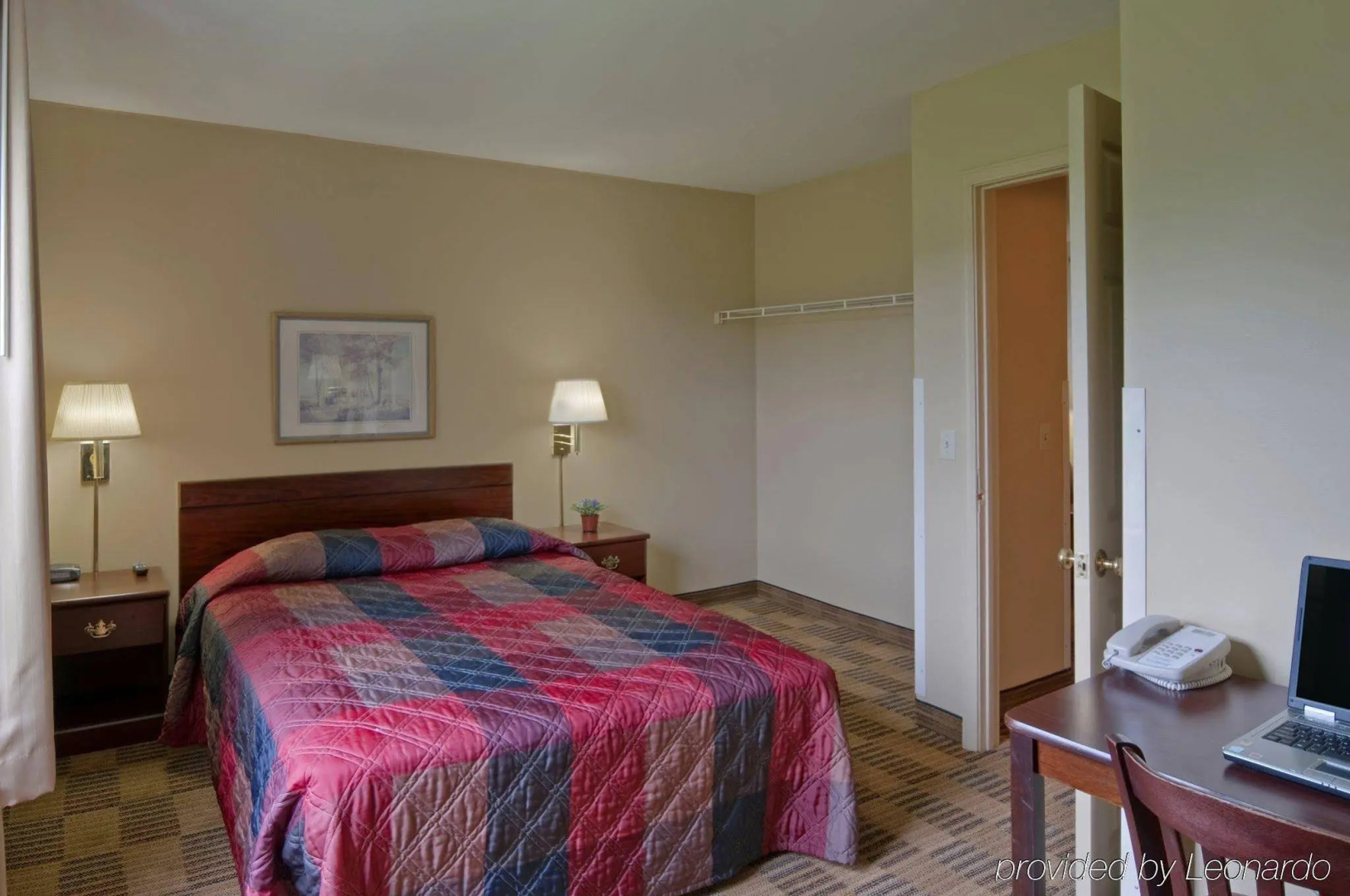 Crossland Economy Studios - Kansas City - Lenexa - 95th St.