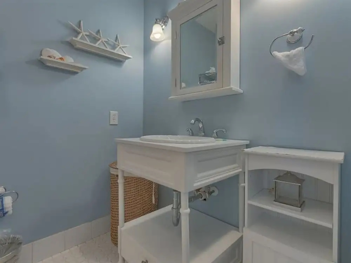 The Crab Hole by Meyer Vacation Rentals