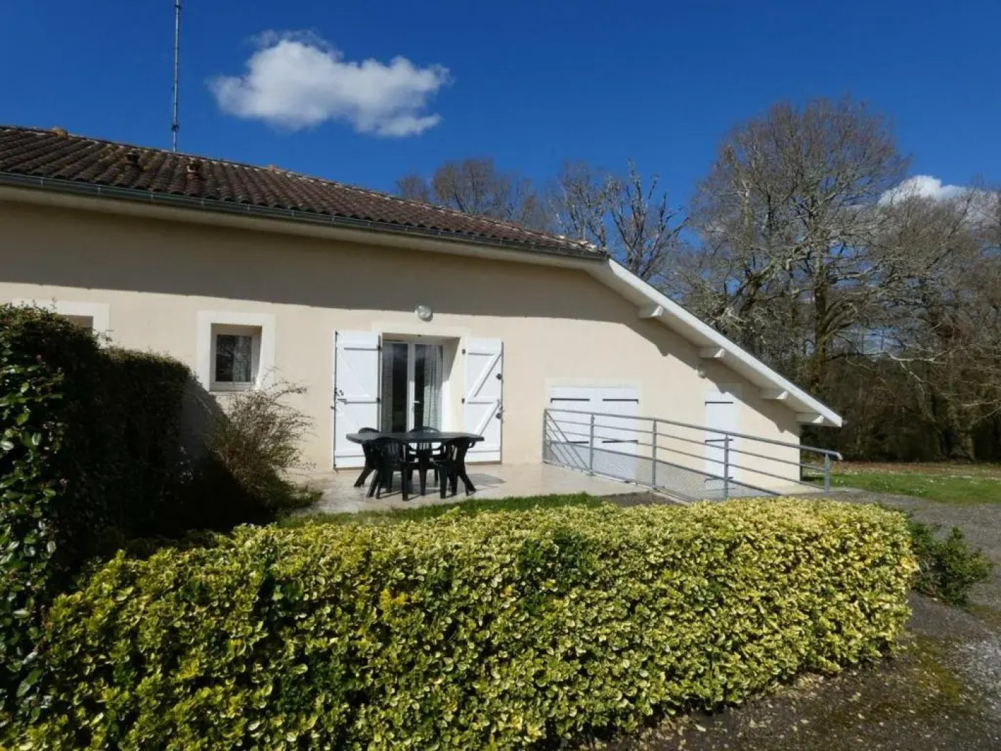 Gîte Angoumé, 3 pièces, 4 personnes - FR-1-360-477
