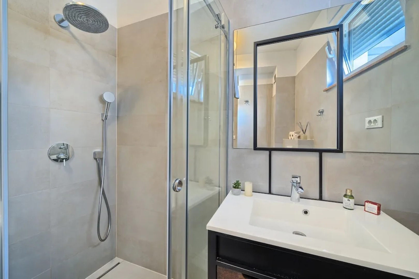 Livingstone Beach House