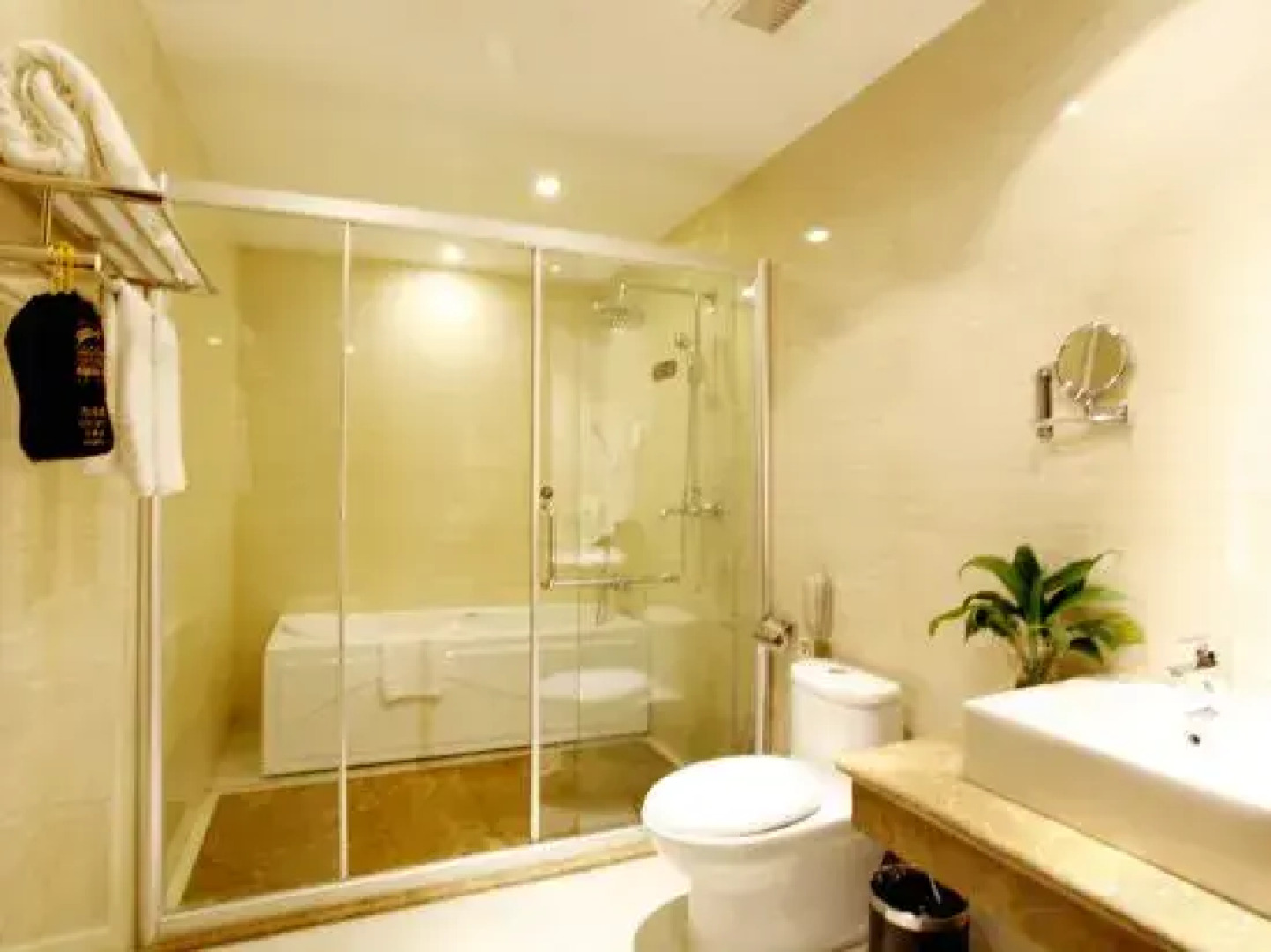 Jintan Square South Great Wall Hotel (Tongren Station Branch)