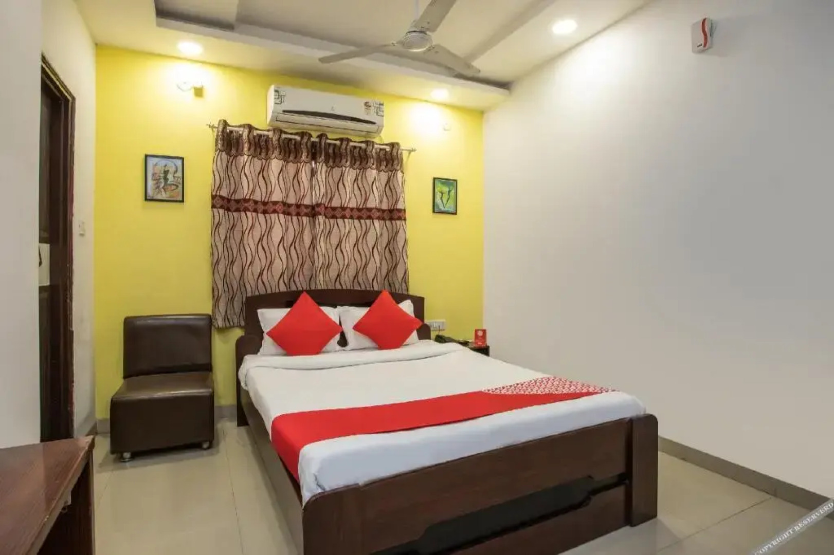 Hotel New Luxury Royale By OYO Rooms