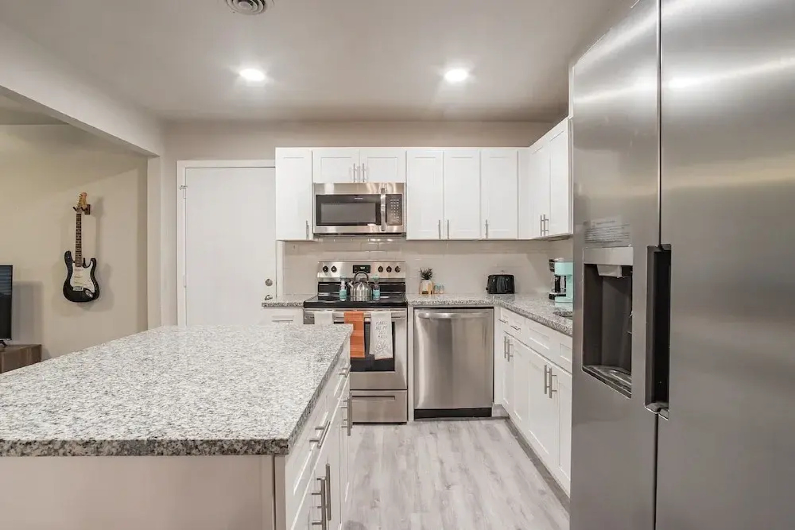 The Harmony Designer Home In Central Dfw 4 Bedroom Home by RedAwning