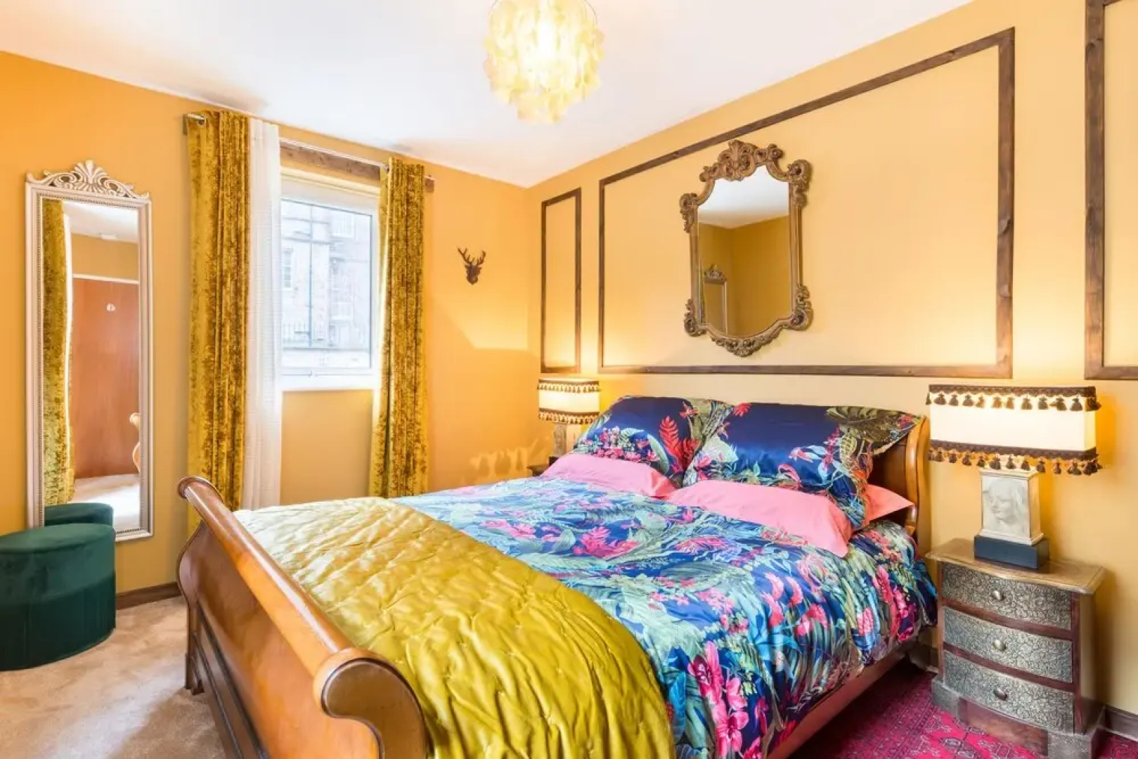 Quirky 1 Bedroom Apartment Next to Holyrood Palace