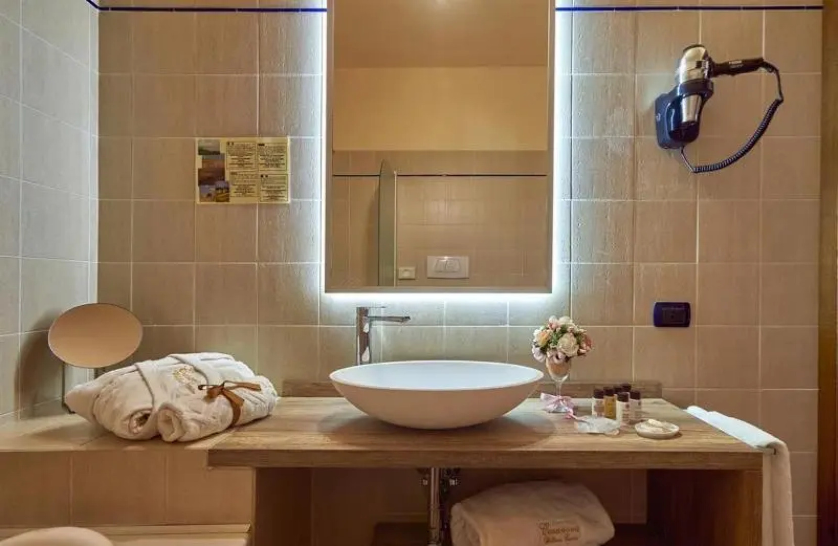 Casanova - Panoramic Rooms and Suites