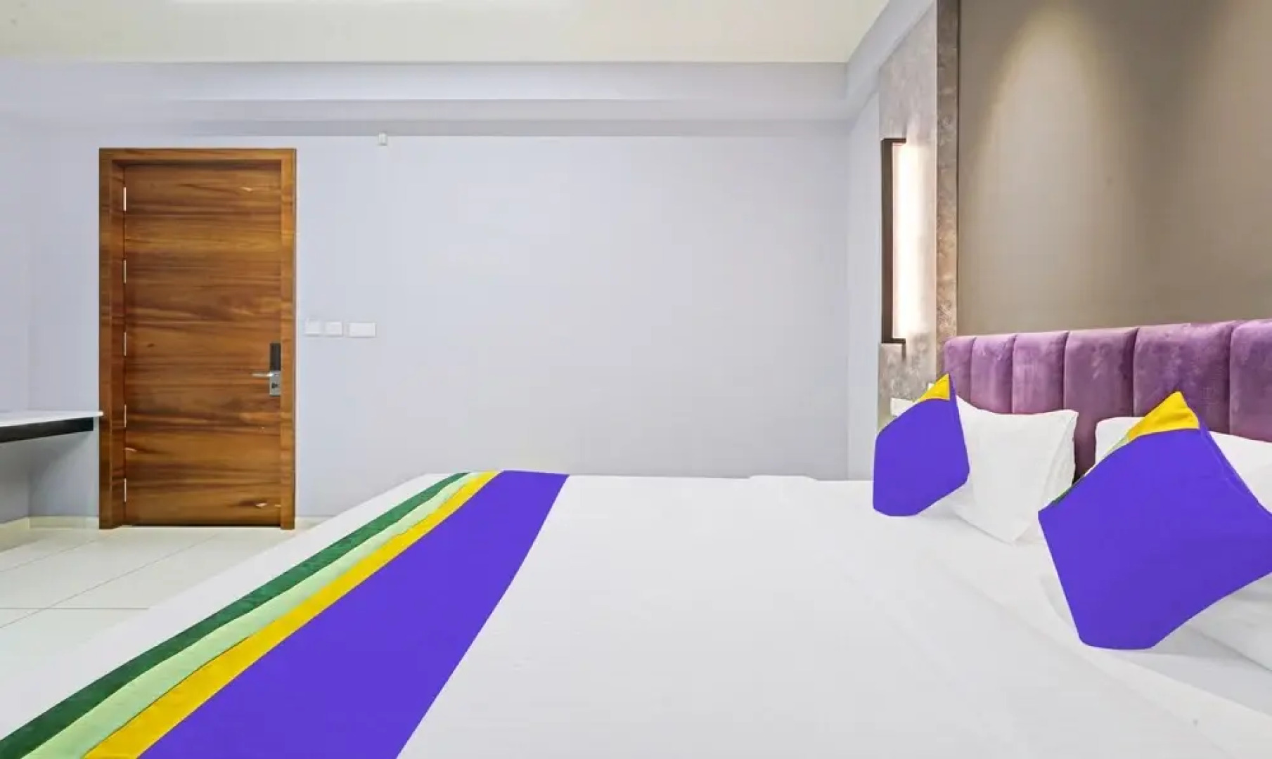 Treebo Premium La Orchid