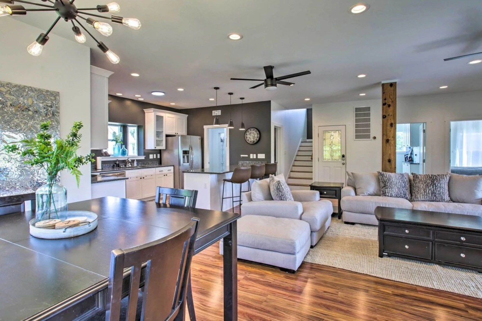 Waveland Abode w/ Patio, Walk to Beach!