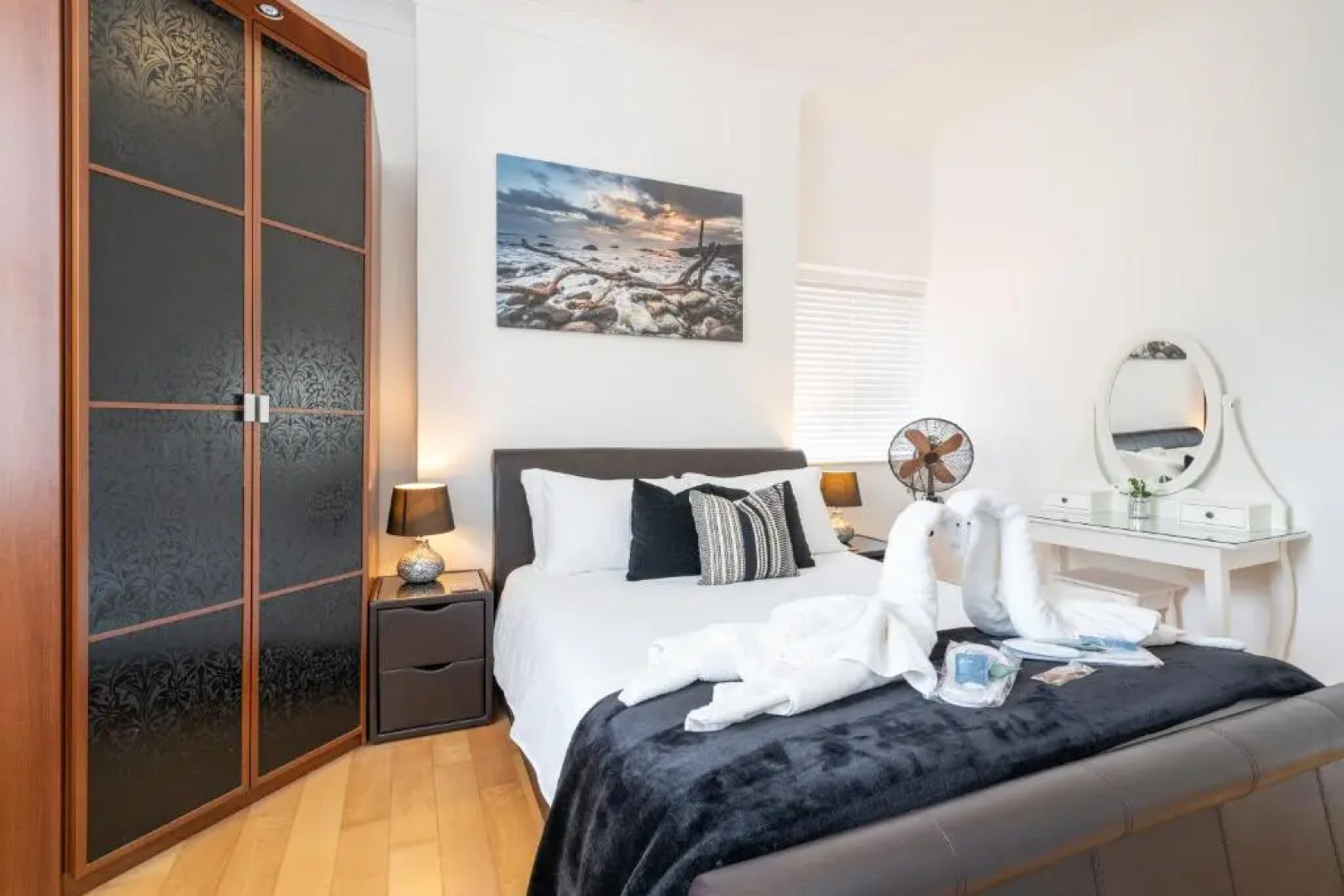 Stunning sea views Ventnor Apartment