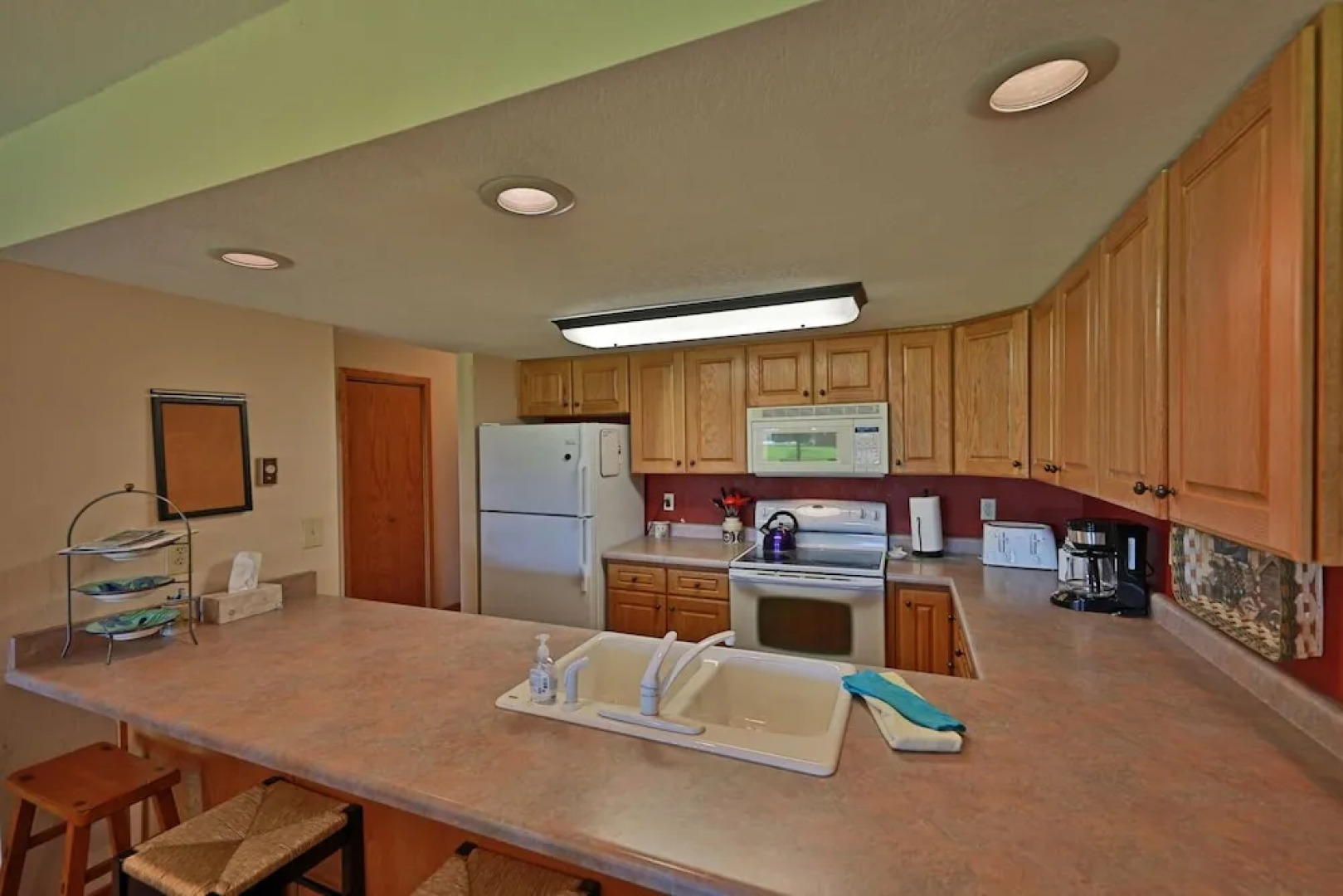 Shadow Mountain Yacht Club #2 2 Bedroom Condo by Redawning