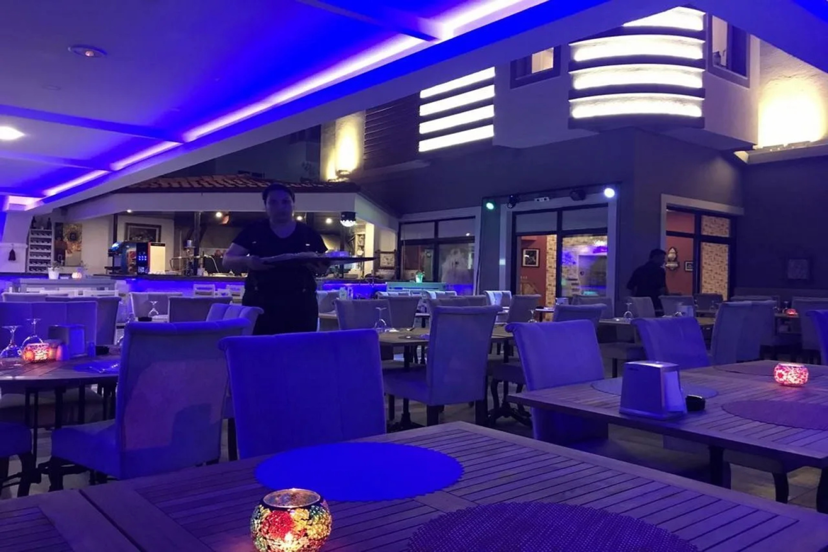 Aryes Deluxe Hotel