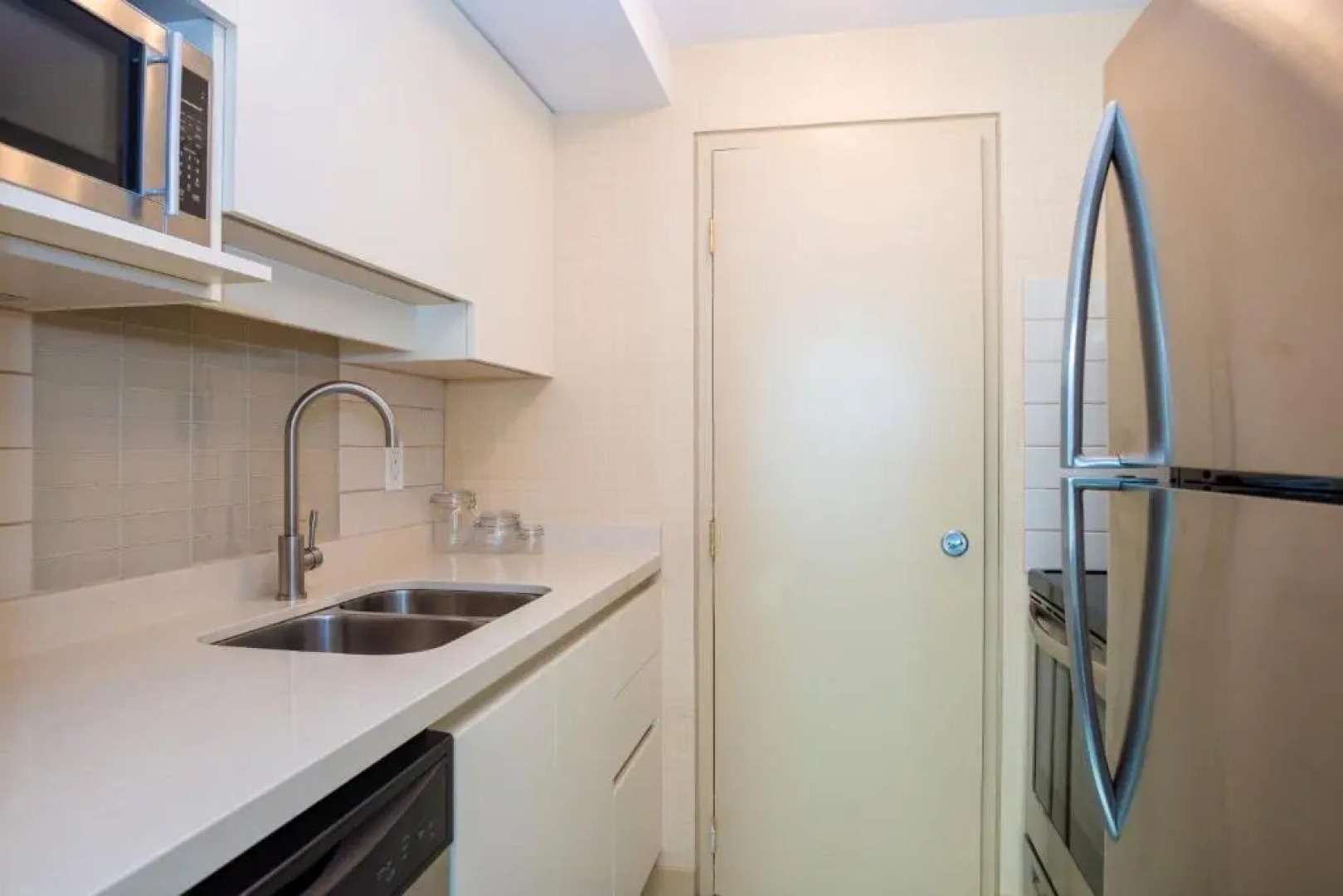 Landis Hotel & Suites