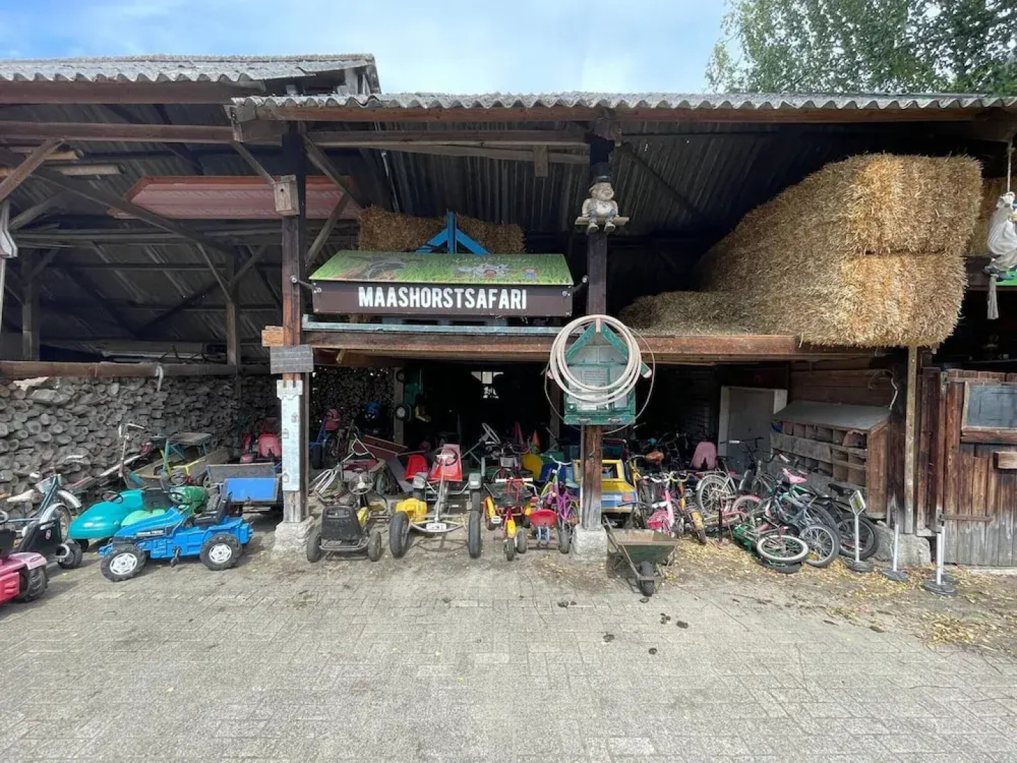 Uden Chalet With Scenic Terrace