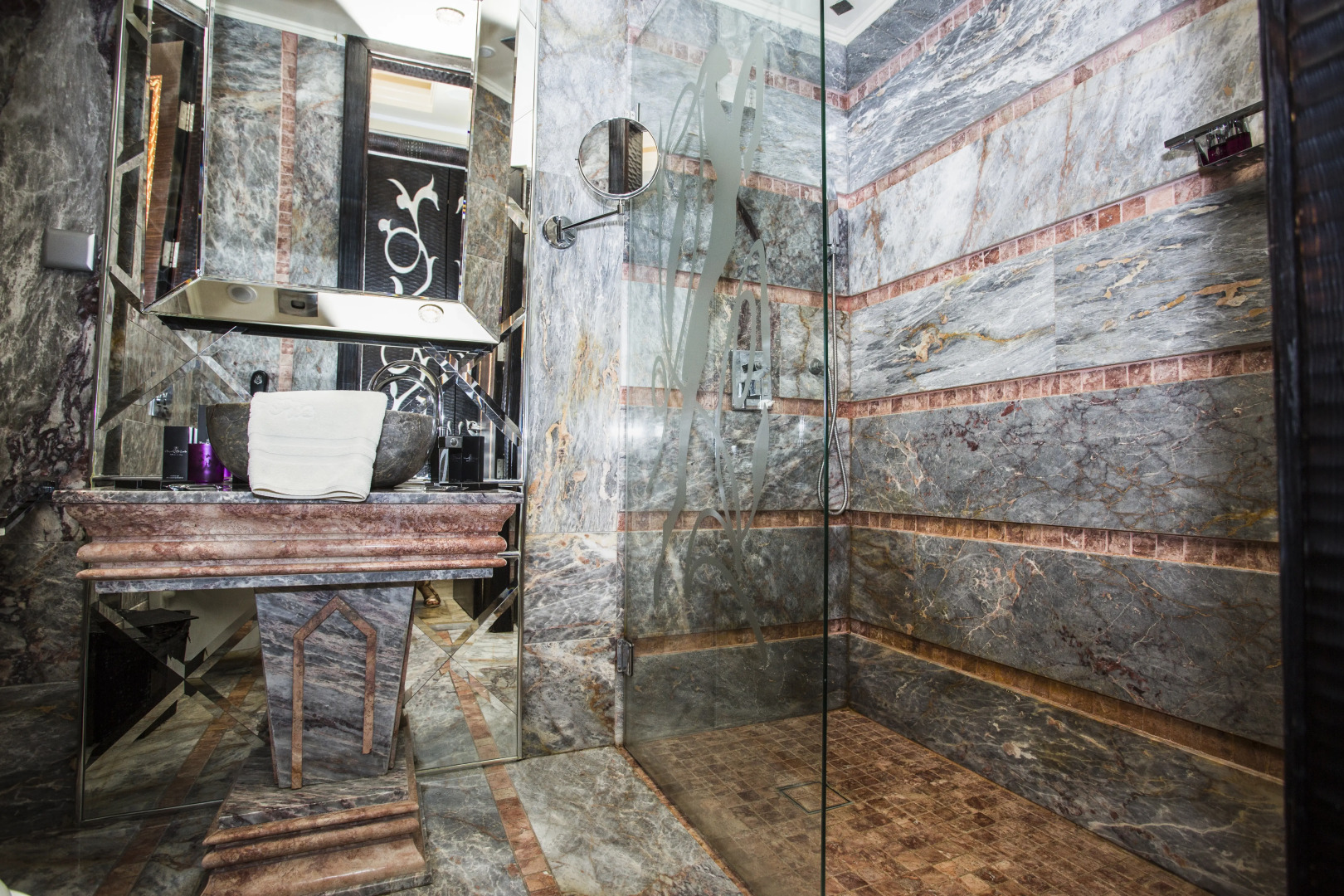 Royal Castle Design & SPA Hotel