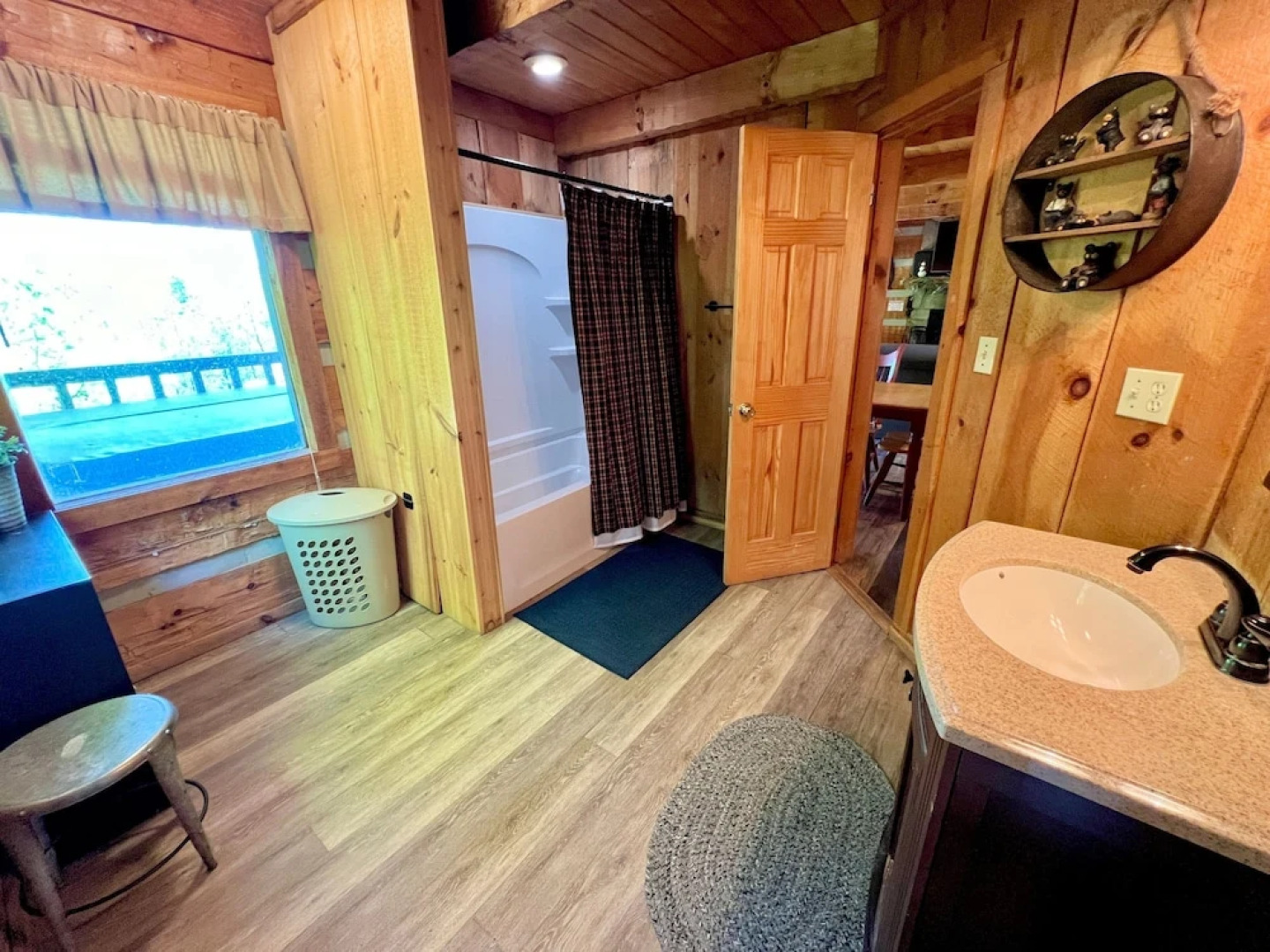 Bearadise Found 2 Bedroom Cabin by RedAwning