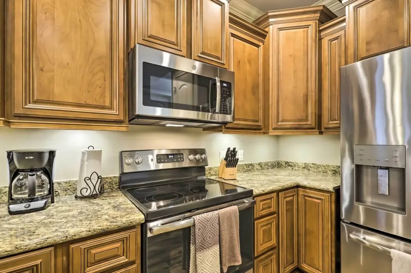 Diamondhead Condo - Marina, Pool Access & Golfing!