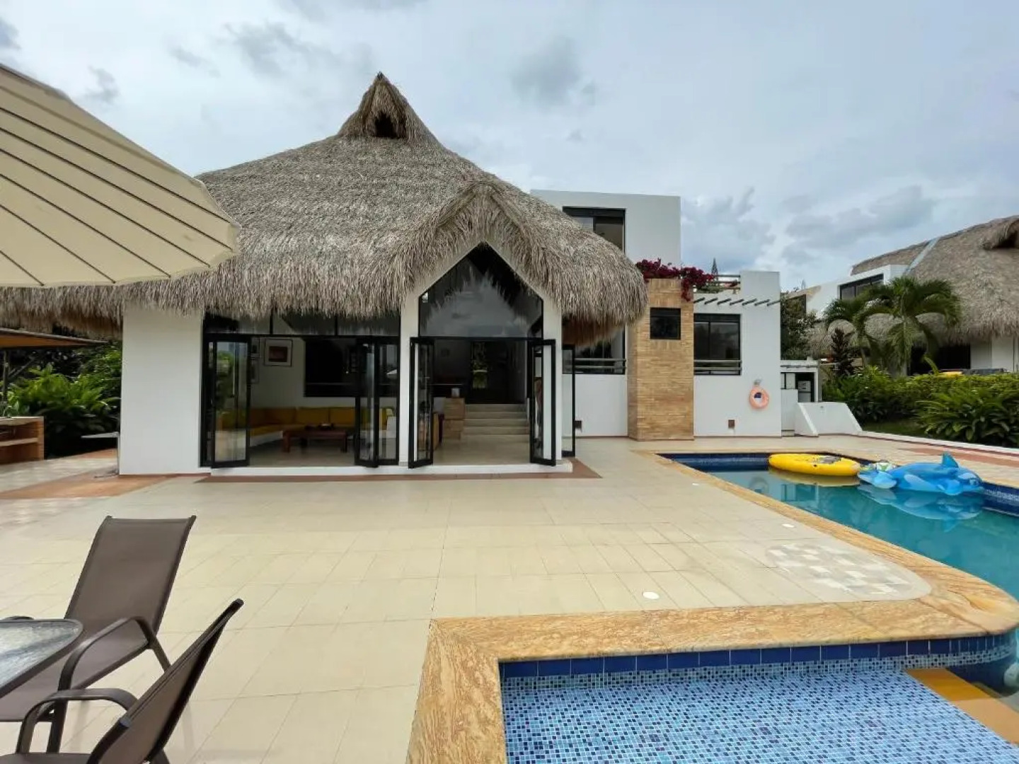 Maravillosa casa en Anapoima con piscina y jacuzzi privados