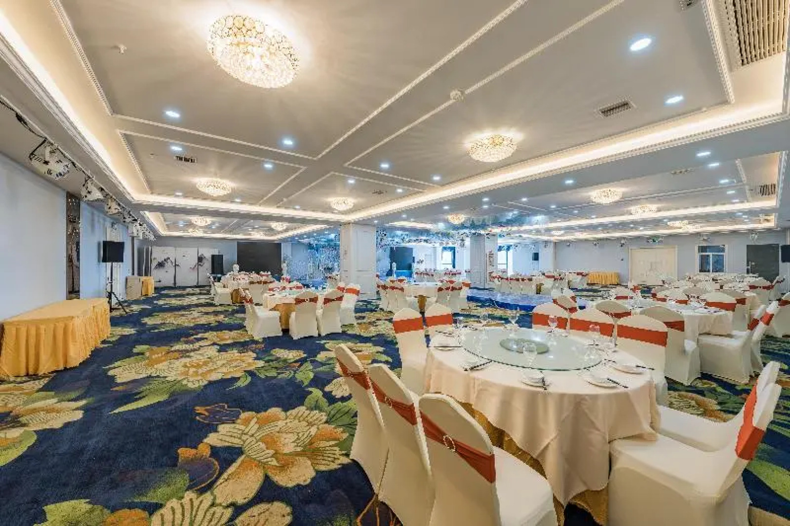 Grand Madison Jiujiang Yuexi Lake