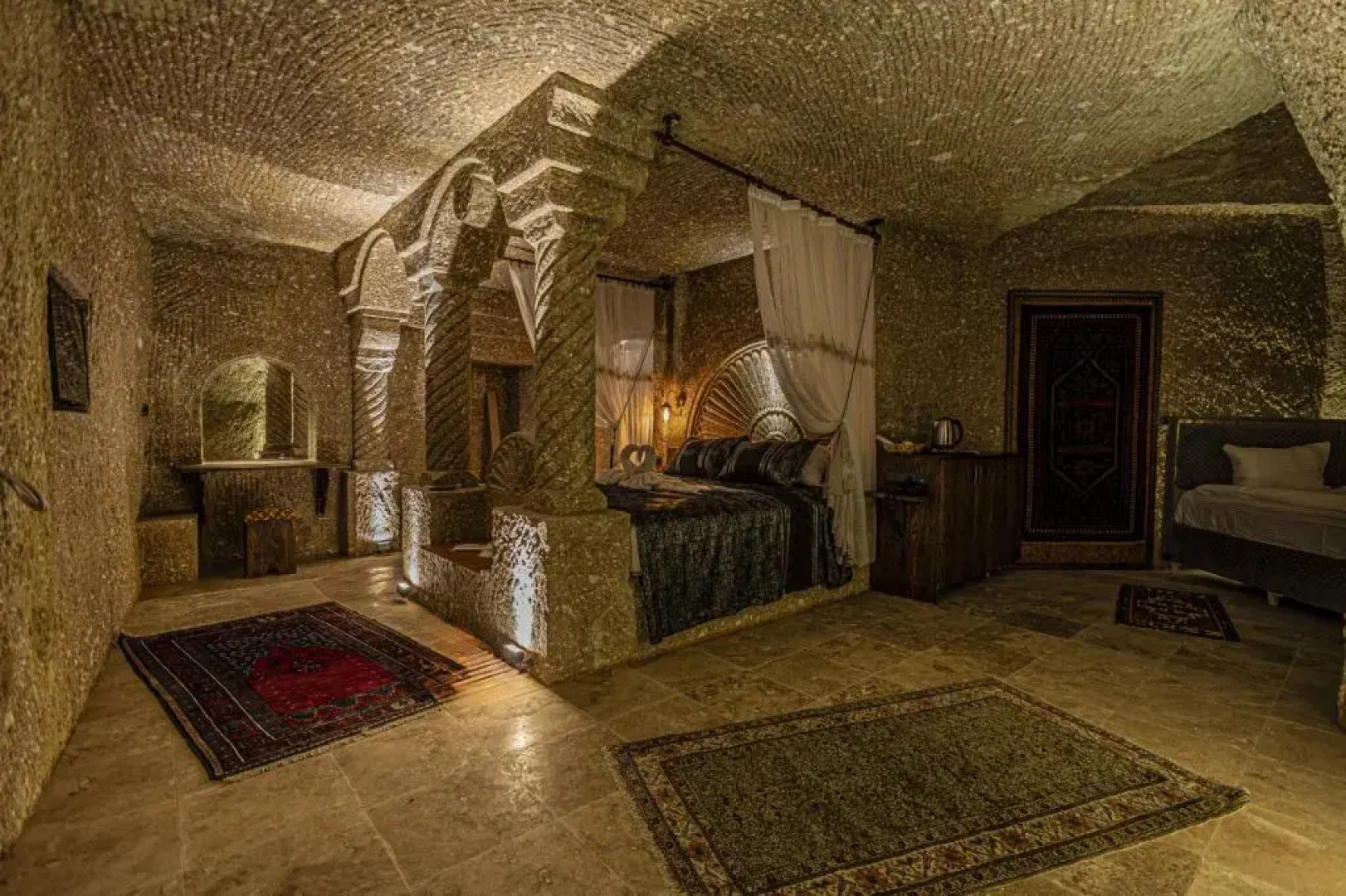 Zumrut Anka Cave Hotel