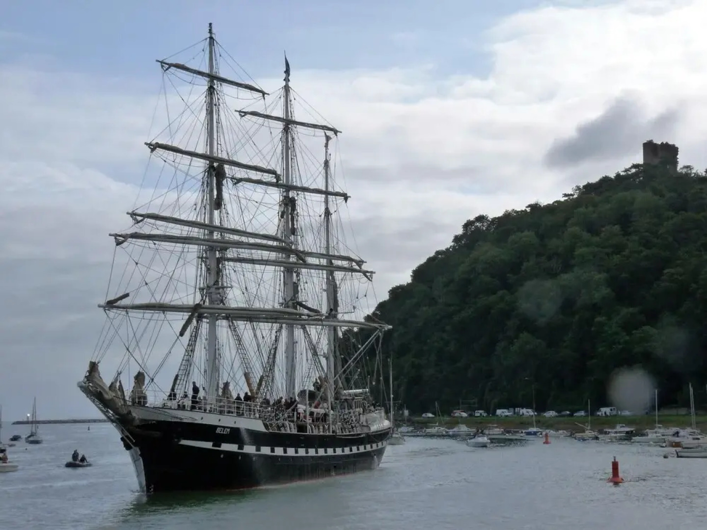 House With 3 Bedrooms in Saint-quay-portrieux, With Wonderful sea View and Furnished Terrace