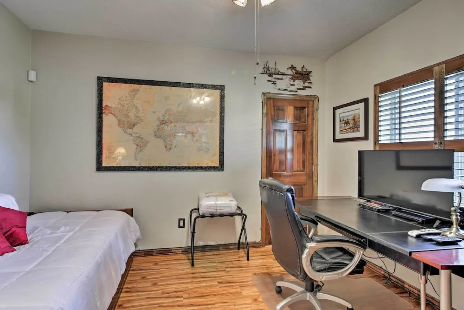 Pool, Bar & Game Room: Red Mountain Mesa Oasis