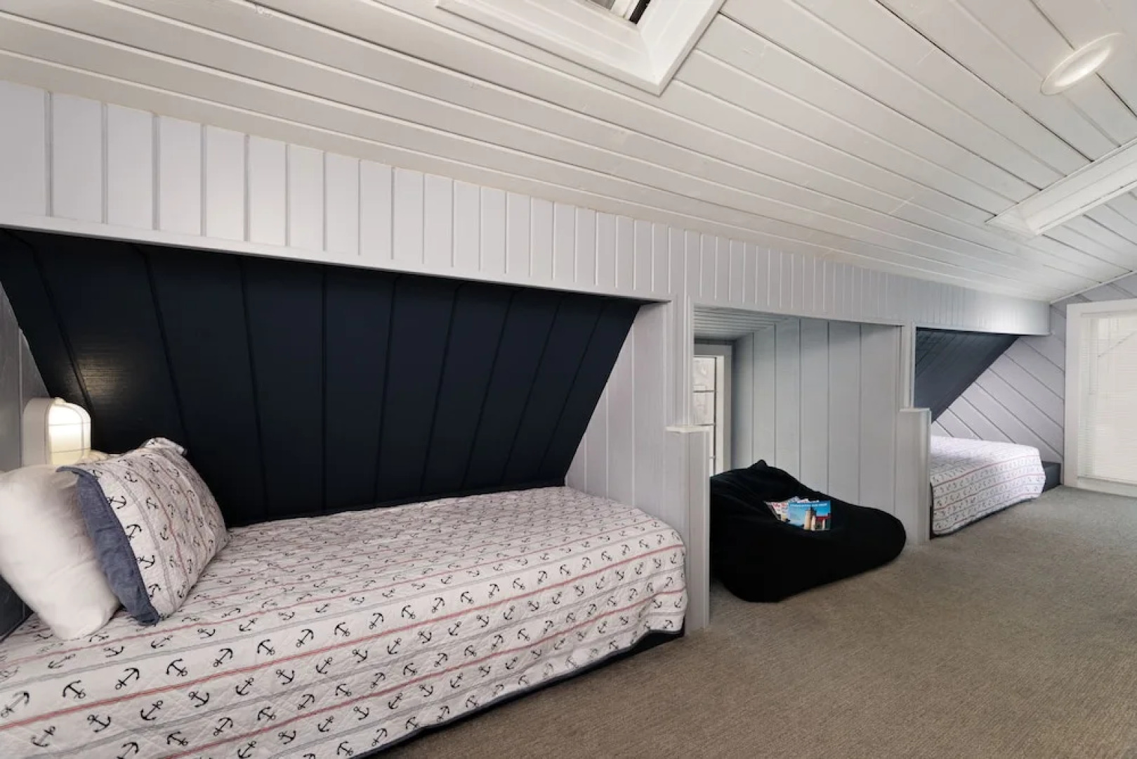 Looking Glass Beachfront Inn