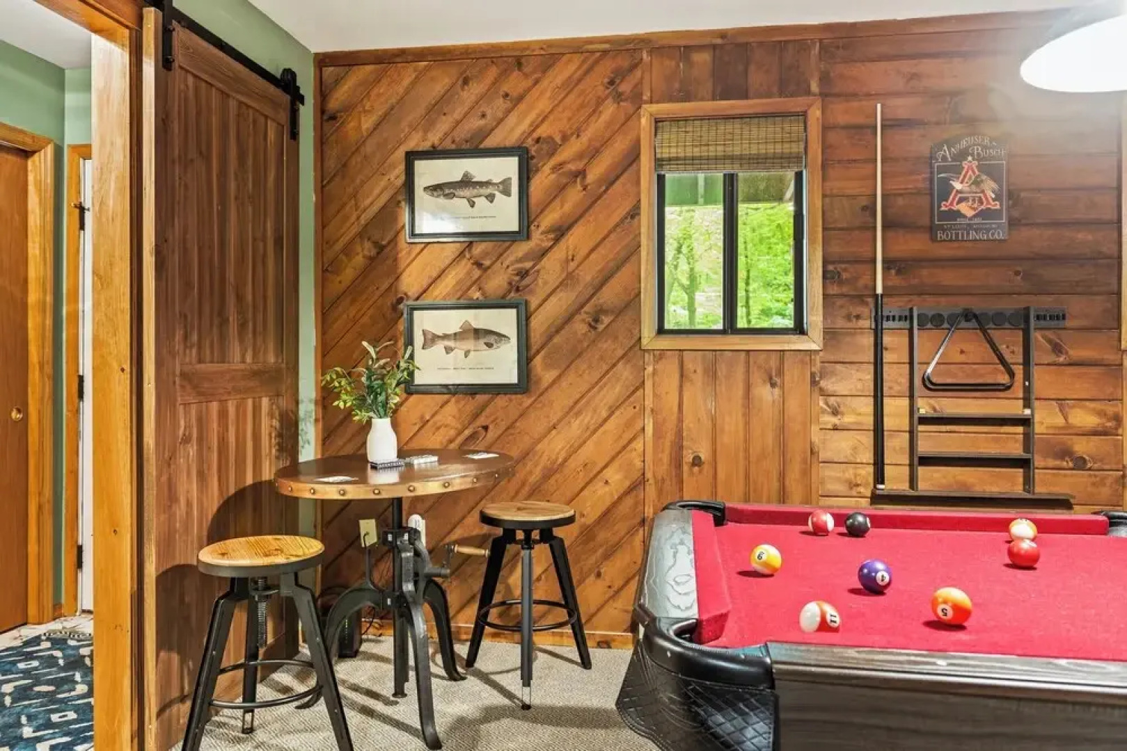 Moose Tracks by Avantstay Hot Tub, Game Room, Deck, Firepit