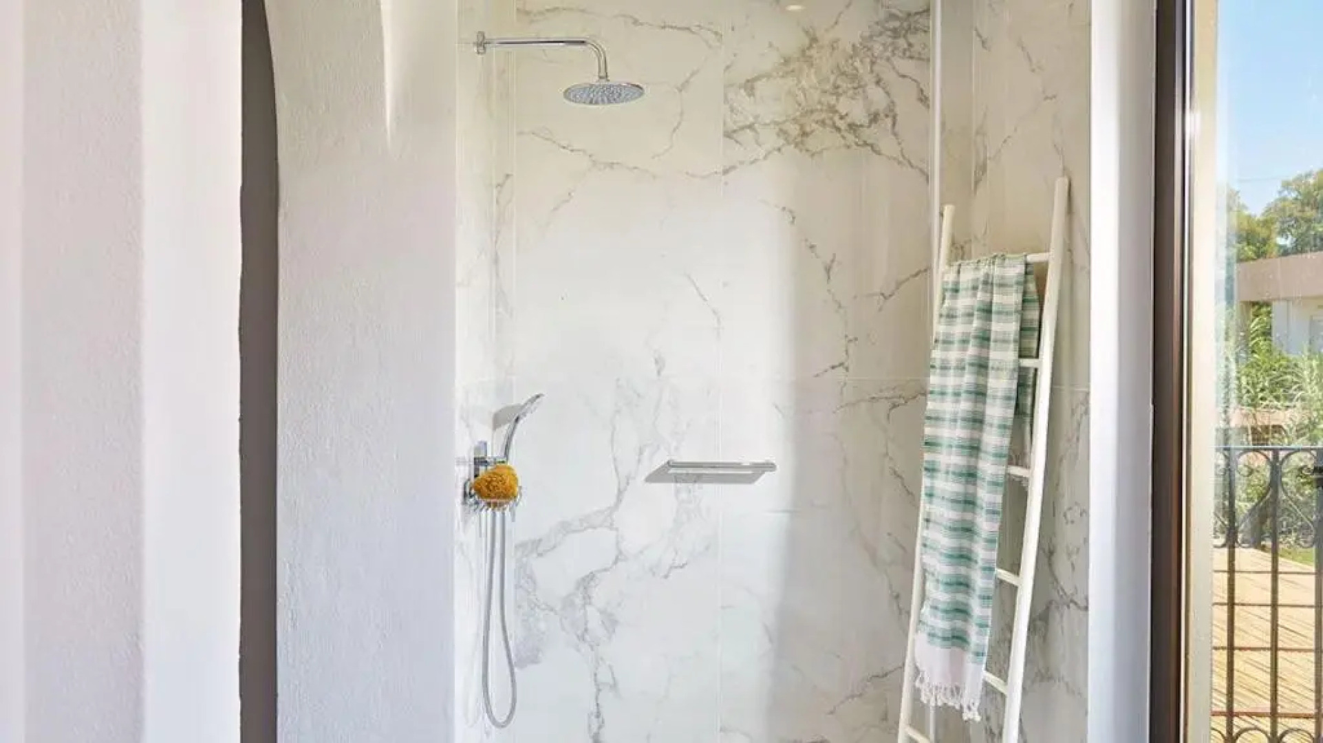 Ccb Ionian Suites by Bruskos