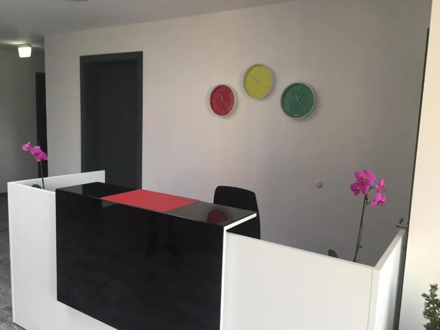 Sunnys Hotel & Residence