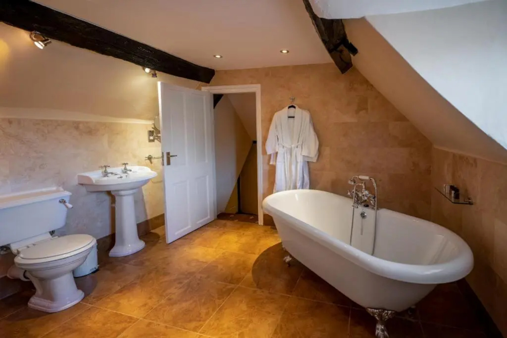 The White Swan Hotel Bar & Restaurant