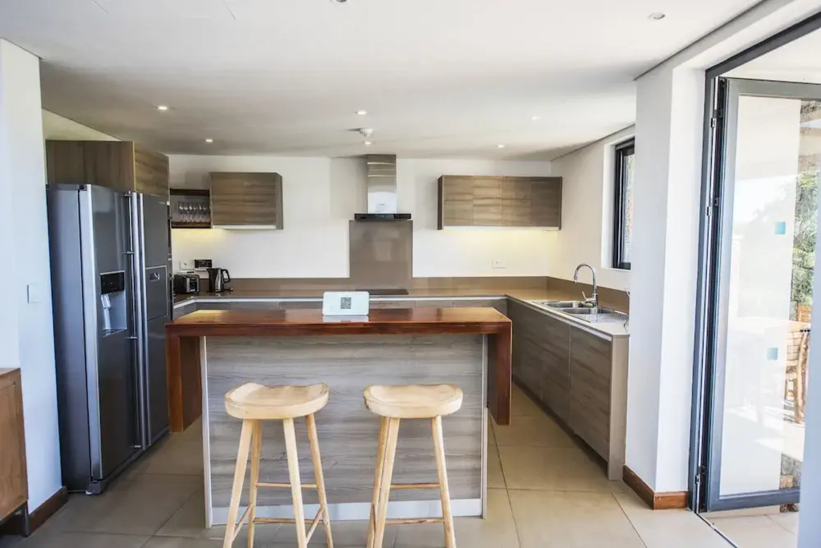 Azuri Residences by Life in Blue