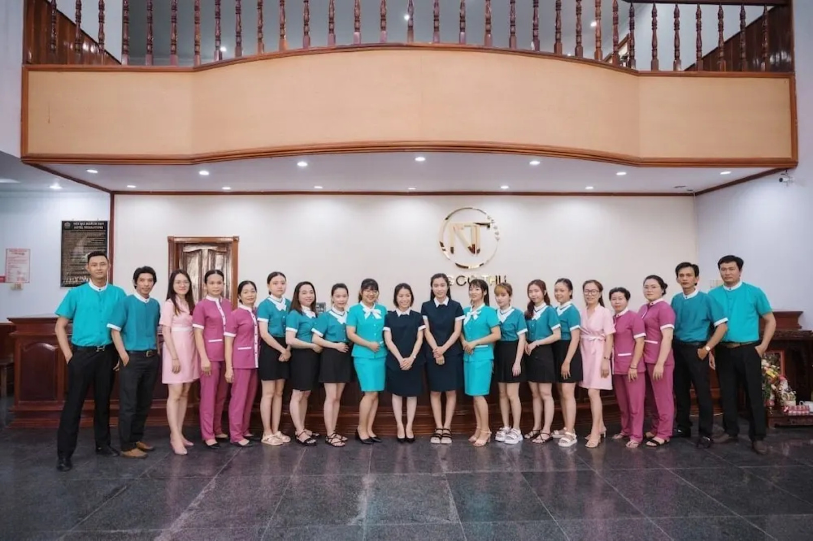 Khâch San Nhâ Hâng Ngoc Thu