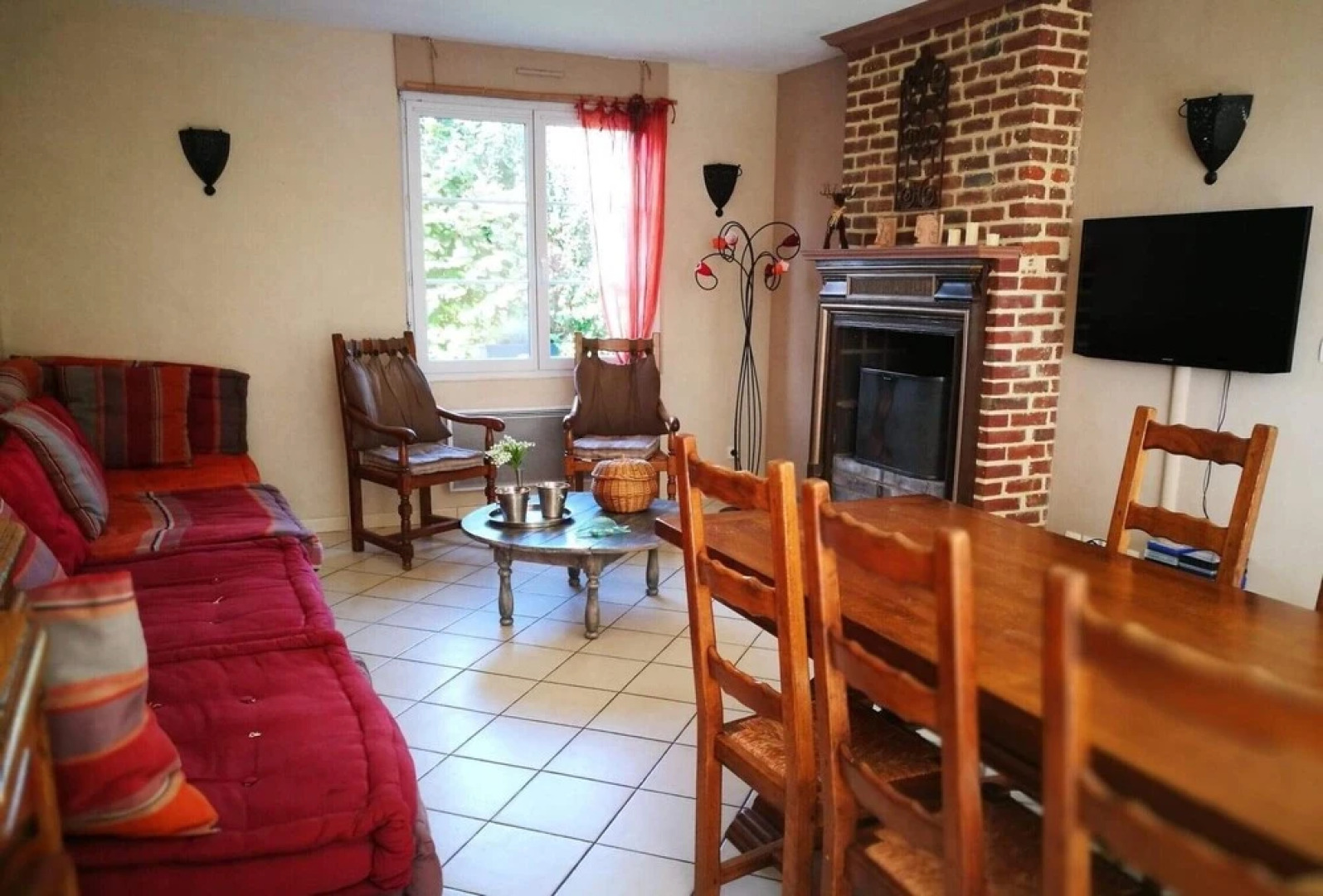 House With 4 Bedrooms in Jumel, With Furnished Garden and Wifi - 80 km